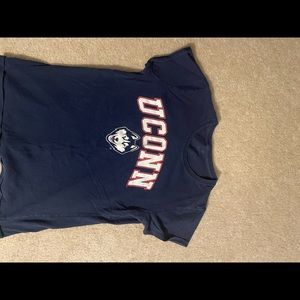 Uconn tshirt womens size medium